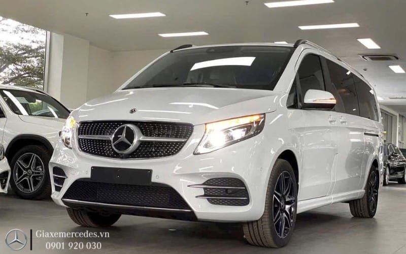 Mercedes V-Class giá chỉ 3,099 tỷ đồng