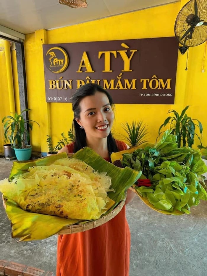 Mẹt bún đậu đầy đặn tại Bún Đậu A Tỳ, địa điểm ăn vặt ngon ở Bình Dương
