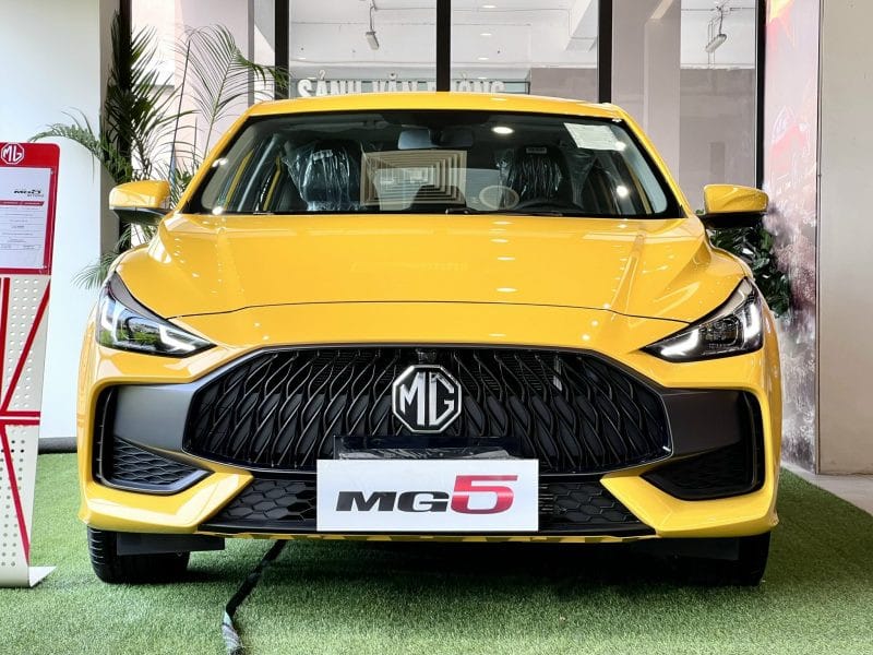 MG5 Luxury màu xanh