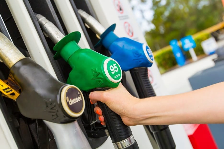 Minh họa quy trình pha trộn xăng RON 95 với ethanol tại các trạm nhiên liệu ở Hoa Kỳ.