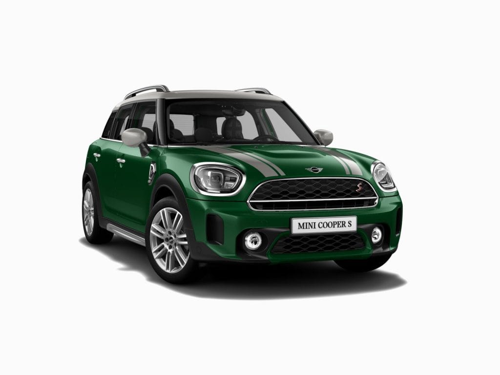 Mini Cooper Countryman màu bạc lịch lãm trên đường phố
