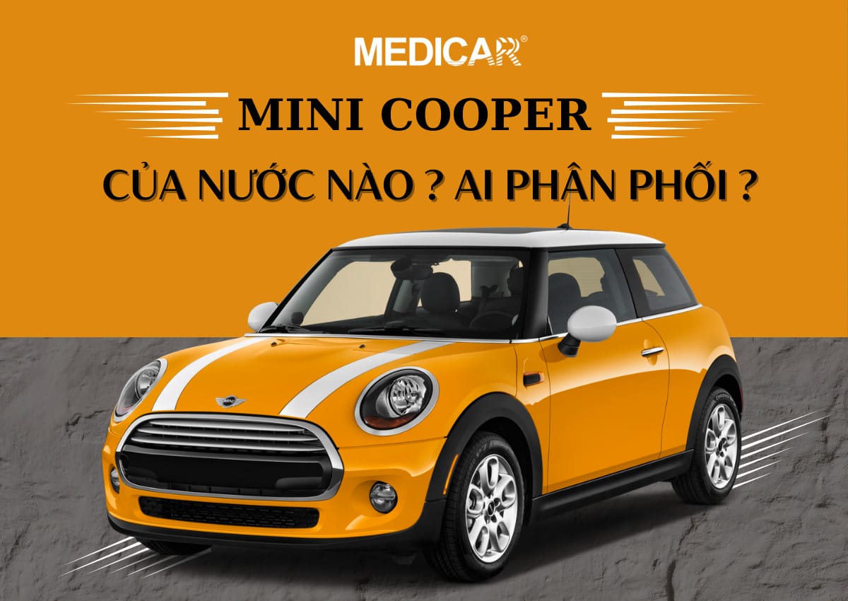 Mini Cooper màu xanh lam đỗ trước biệt thự cổ kính