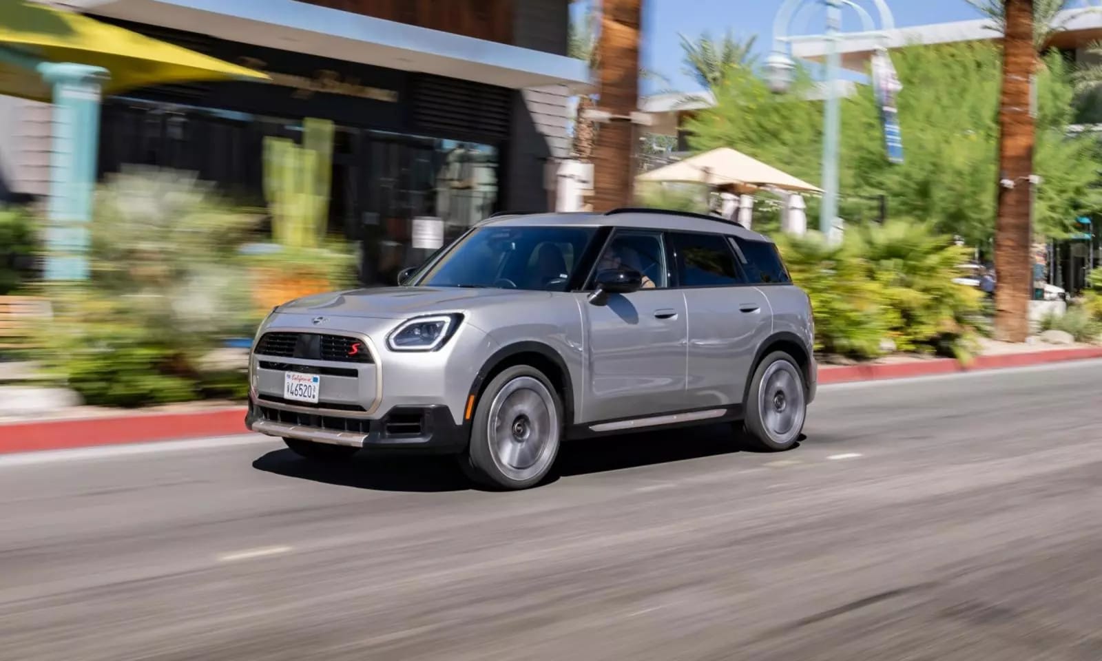 Mini Countryman, mẫu crossover rộng rãi, chi tiết về giá xe Mini Cooper Countryman.