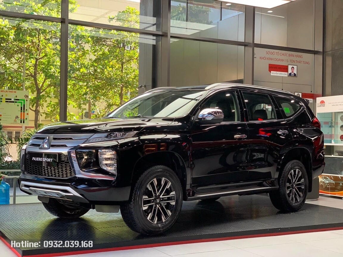 Mitsubishi Pajero Sport mạnh mẽ, tìm hiểu chi phí lăn bánh