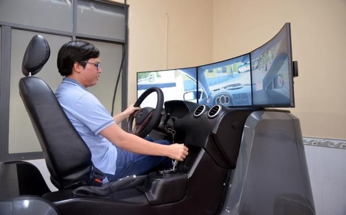 Sử dụng phần mềm thi mô phỏng lái xe hạng C có lợi ích gì?