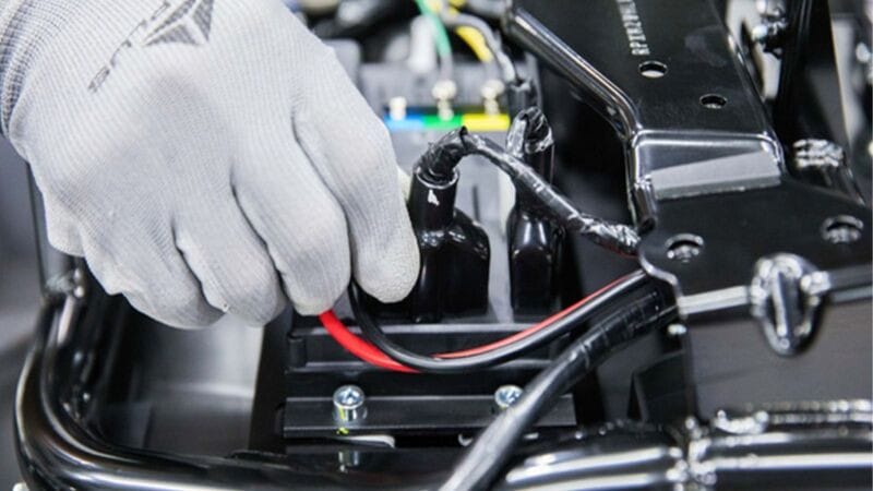 Mô tả chi tiết việc kiểm tra xe điện VinFast định kỳ để tăng tuổi thọ và hiệu suất.