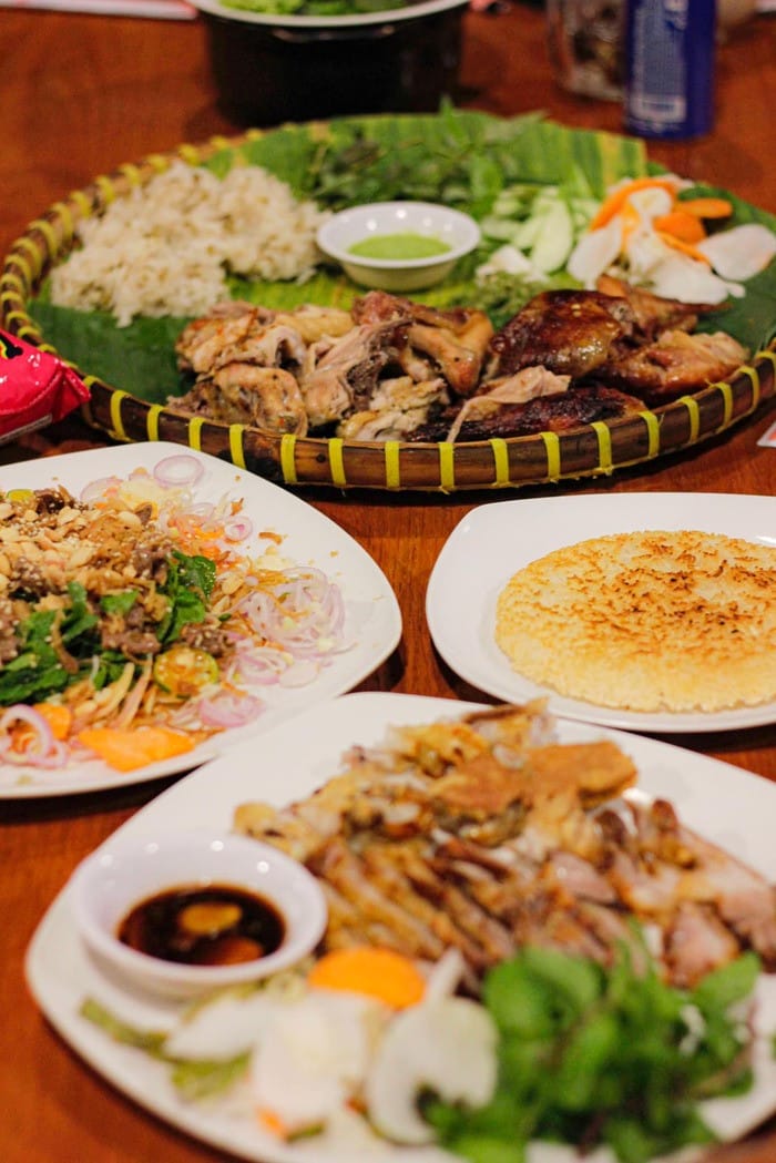 Món ăn chế biến từ gà tươi ngon tại Bờ Kè Quán ở Bình Dương