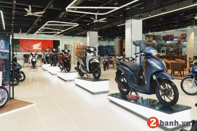 Một chiếc xe tay ga màu trắng thanh lịch phù hợp với phái nữ trong tầm giá dưới 25 triệu đồng.
