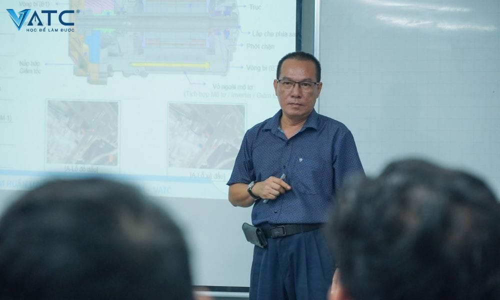 Nâng cao kỹ năng sửa chữa xe điện để đón đầu xu hướng công nghệ