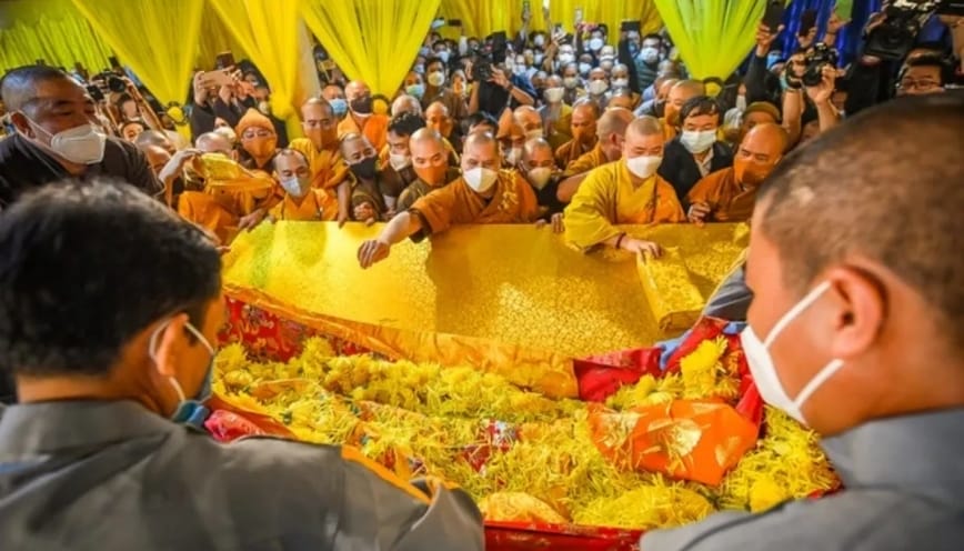 Ngày an táng và hướng di quan