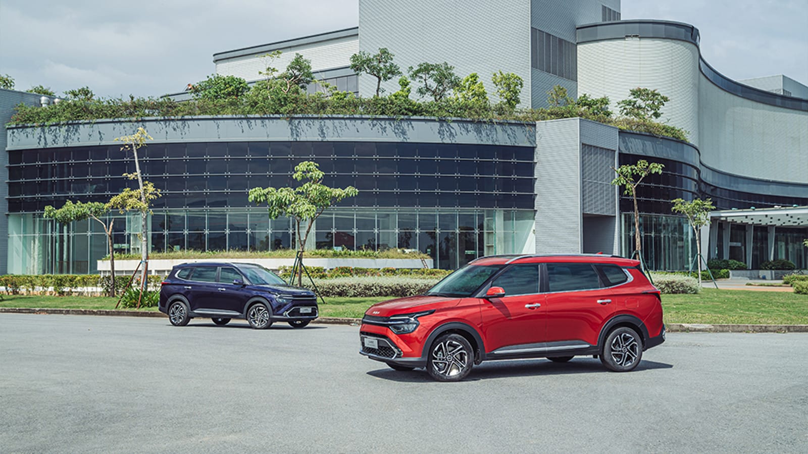 Ngoại thất Kia Carens 5 chỗ gầm cao