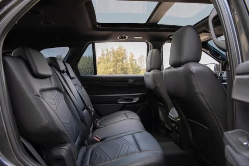Ngoại thất mạnh mẽ của Ford Everest, một lựa chọn xe ford 7 chỗ ấn tượng