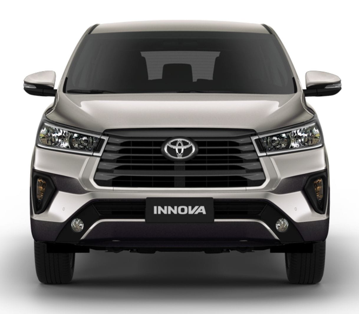 Ngoại thất mạnh mẽ của xe Innova 7 chỗ