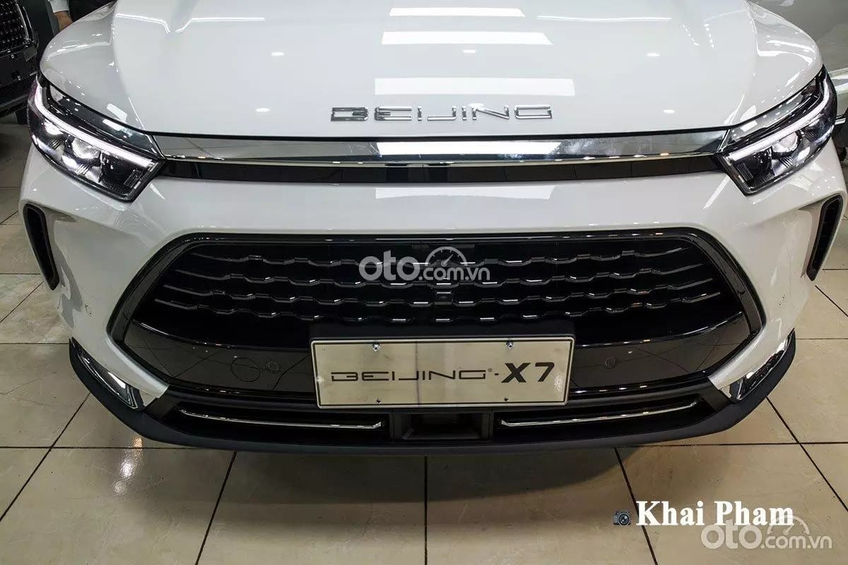 Ngoại thất xe ô tô Beijing X7 với cụm đèn pha LED.