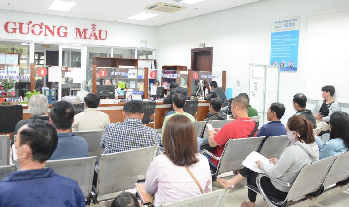 Người dân thuận tiện làm thủ tục đổi giấy phép lái xe tại Đà Nẵng, tránh ùn ứ