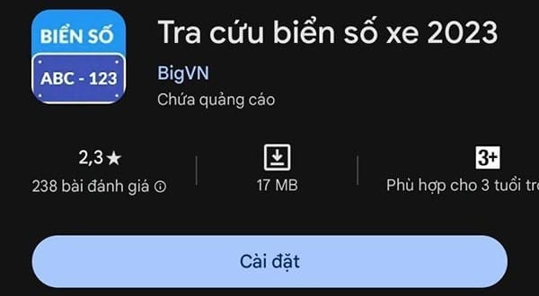 Người dùng đang sử dụng một app tra cứu biển số xe máy online để kiểm tra thông tin chi tiết của phương tiện.