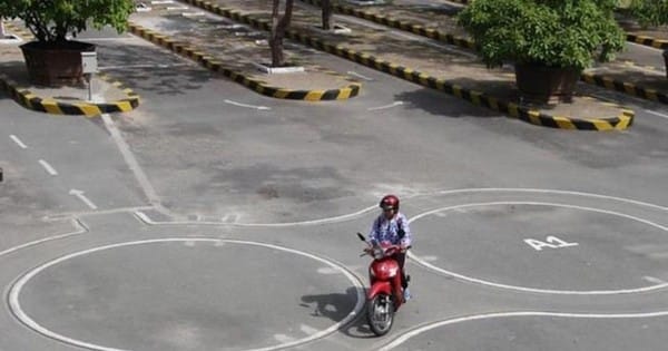 Người lái xe ô tô bị phạt khi đủ tuổi nhưng không có bằng lái