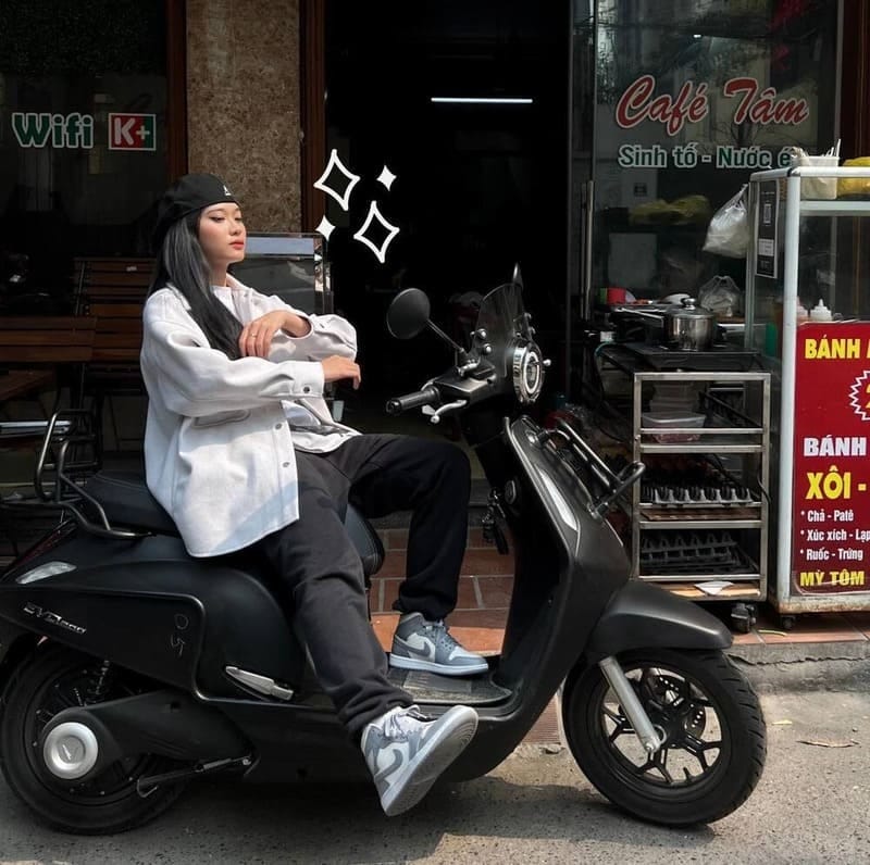 Người mệnh Kim lựa chọn xe màu đen mang lại sự bình an và may mắn