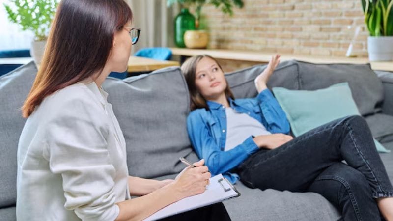 Người sinh tháng 2 là cung gì: Cung Song Ngư phù hợp công việc bác sĩ tâm lý