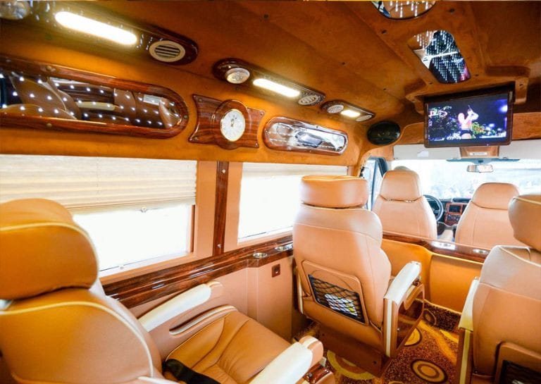 Nhà xe limousine Văn Minh cung cấp dịch vụ Móng Cái Hà Nội với dàn xe 9 chỗ hiện đại