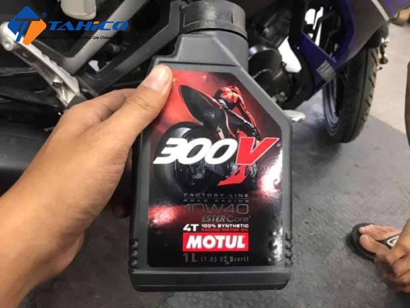 Nhớt Motul 300V Factory Line 10W40 1L