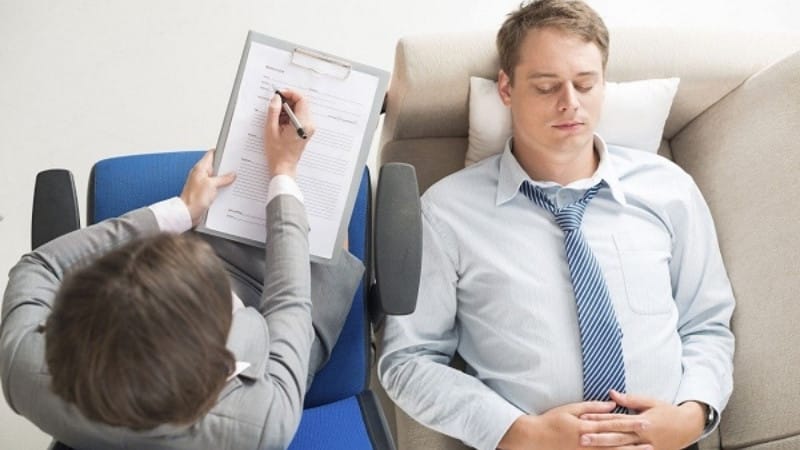 Những người sinh 8 tháng 11 thuộc cung Thiên Yết phù hợp công việc bác sĩ tâm lý
