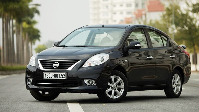 Nissan Sunny XV CVT 2015-2016, sedan rộng rãi với giá xe ô tô 200 triệu.