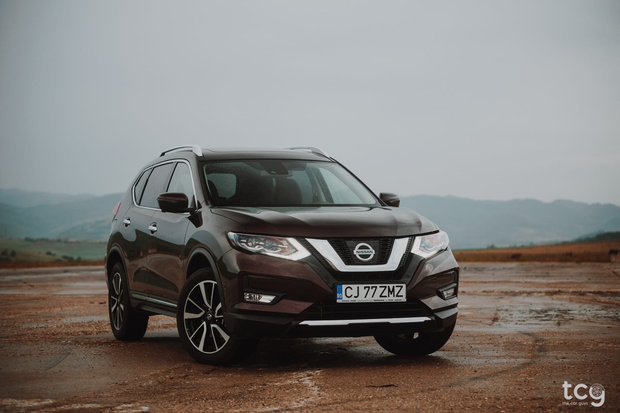 Nissan X-Trail 2018 vận hành off-road trên địa hình đất