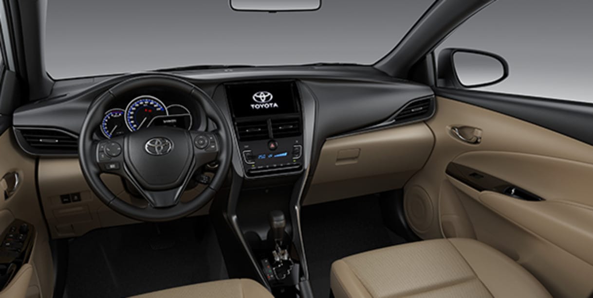 Nội thất bọc da cao cấp của Toyota Yaris hatchback