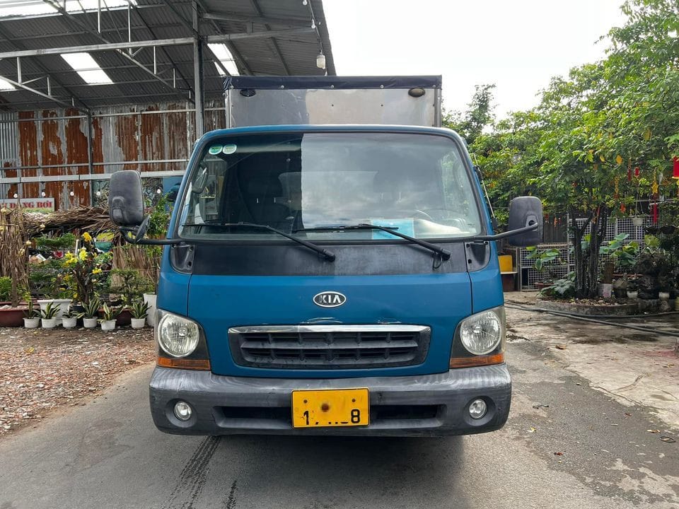 Nội thất cabin xe tải Kia 1 tấn cũ