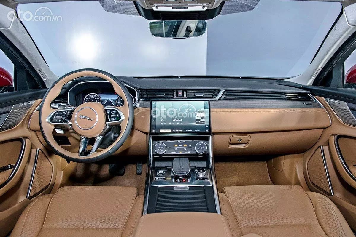 Nội thất cao cấp với công nghệ hiện đại trên Jaguar XF