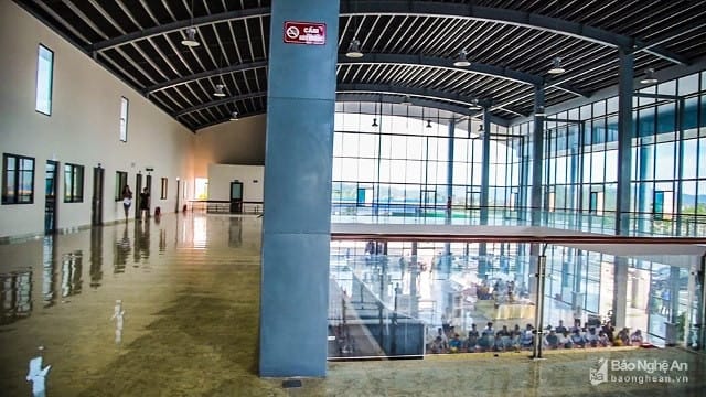 Nội thất hiện đại, tiện nghi tại khu vực chờ của Bến Xe Miền Trung, đảm bảo trải nghiệm tốt cho hành khách.