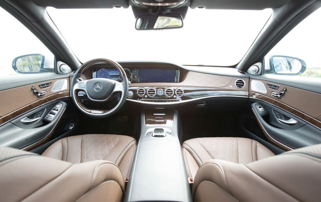 Nội thất Mercedes-Maybach S600 với sự kết hợp gỗ và da