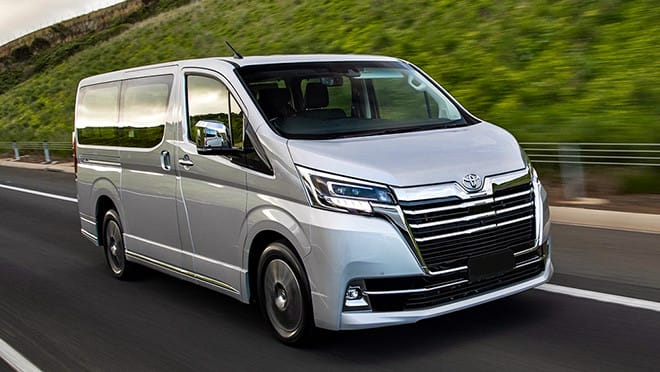 Nội thất rộng rãi của Toyota Granvia, một mẫu xe 9 chỗ ngồi tiện nghi
