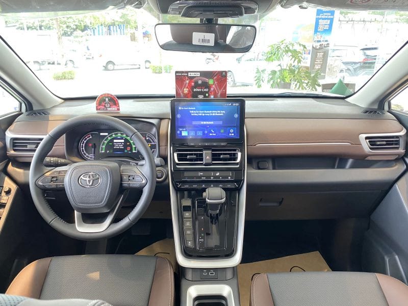 Nội thất sang trọng của Innova Cross 2024, thể hiện giá lăn bánh hấp dẫn