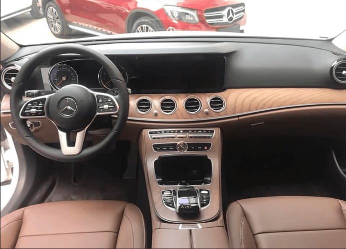 Nội thất sang trọng của Mercedes E200
