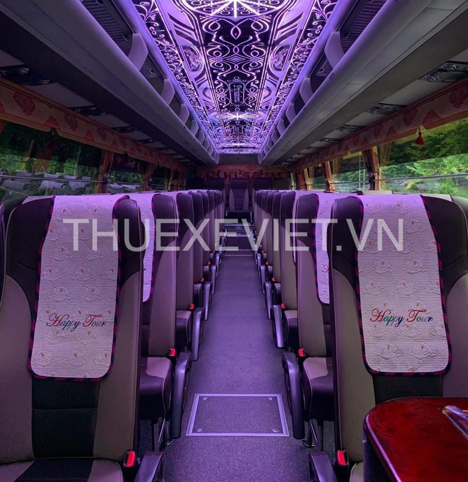 Nội thất sang trọng của xe Hyundai Universe 45 chỗ
