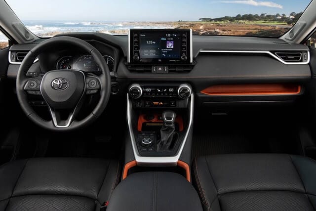 Nội thất sang trọng và hiện đại của Toyota RAV4