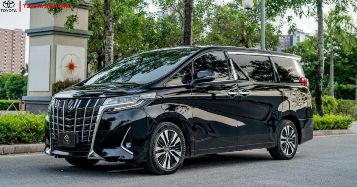 Nội thất siêu sang trọng của Toyota Alphard 2025, minh chứng cho đẳng cấp xe 7 chỗ hạng sang.