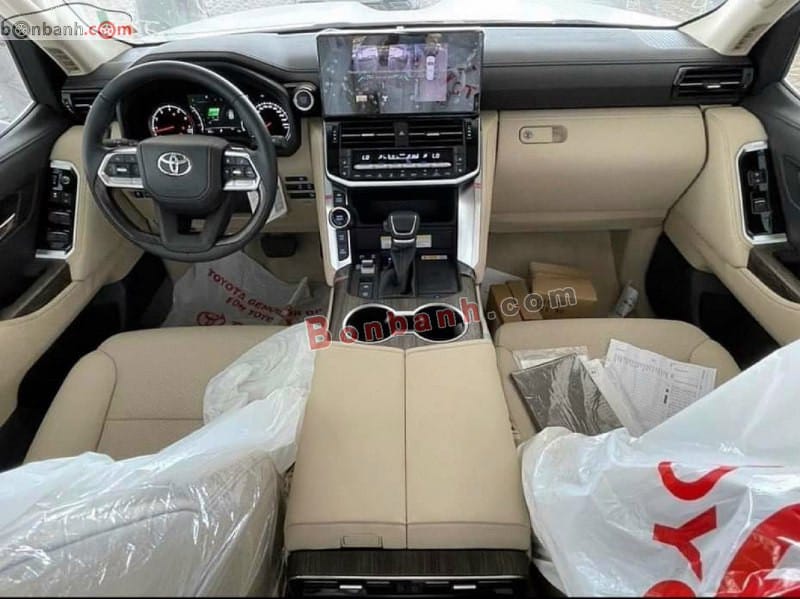 Nội thất Toyota Land Cruiser 2025 rộng rãi, tiện nghi, tăng giá trị bán xe