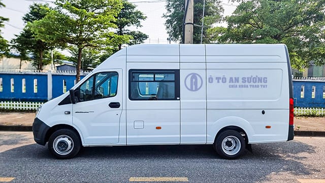 Nội thất và khoang cabin của xe tải van Gaz 590kg