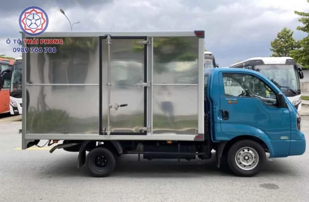 nội thất và thùng xe thaco 1.25 tấn
