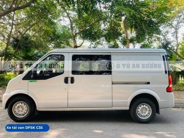 Nội thất và tiện nghi của xe tải van 5 chỗ DFSK C35