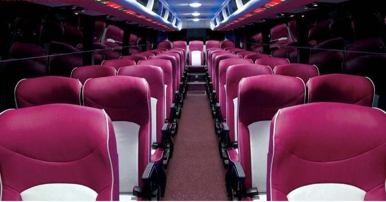 Nội thất xe 29 chỗ của Hoàng Khải, rộng rãi và thoải mái cho chuyến xe Sài Gòn đi Tiền Giang