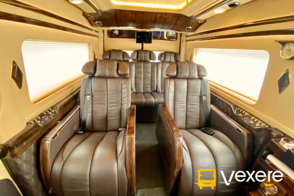 Nội thất xe limousine Hoàng Yến Logistics