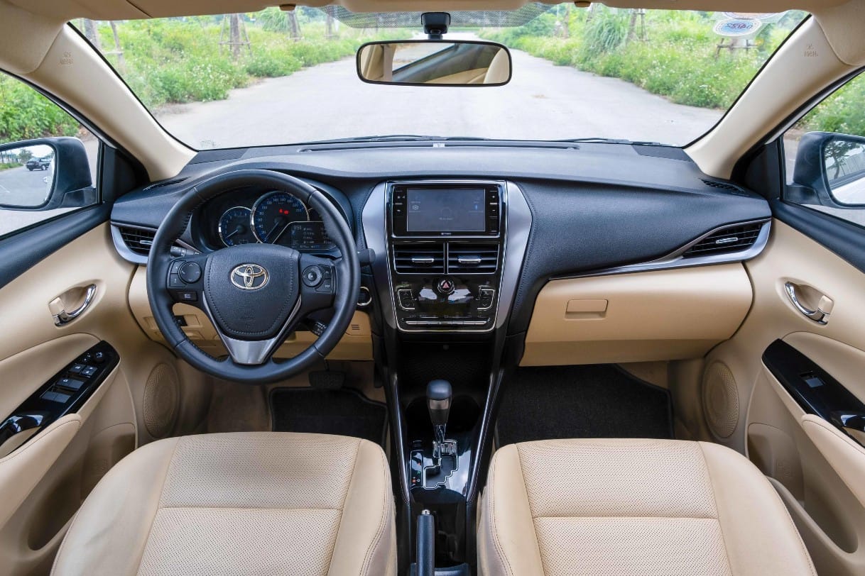 Nội thất xe Toyota Vios 5 chỗ rộng rãi