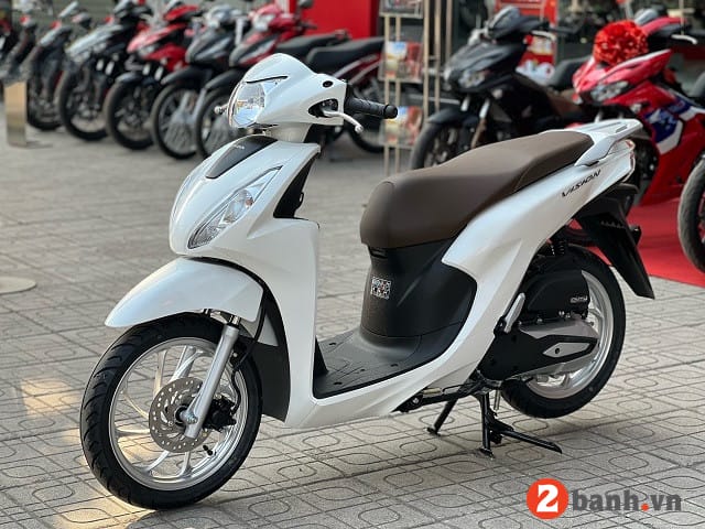 Nữ giới điều khiển Honda Vision với vóc dáng phù hợp