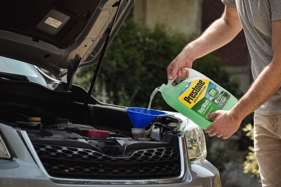 Nước lau kính ô tô Prestone Bug Wash từ Mỹ với công nghệ chống bám nước