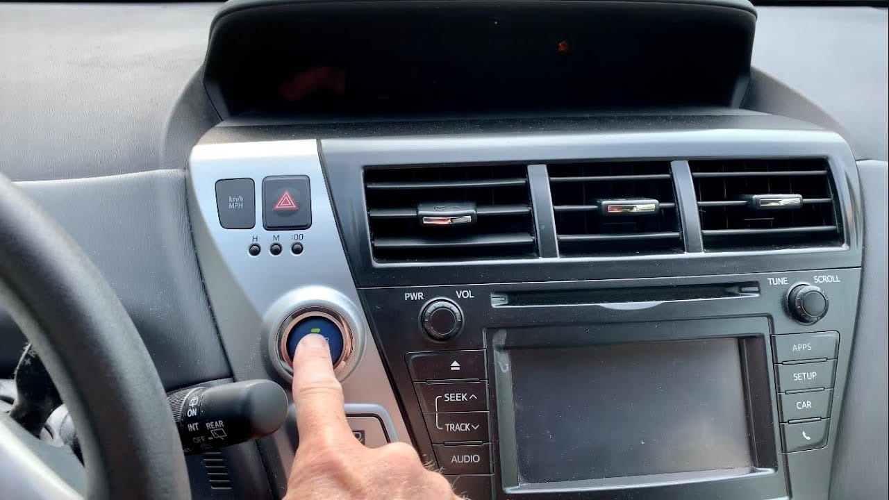 Nút khởi động Engine Start Stop trên xe số tự động