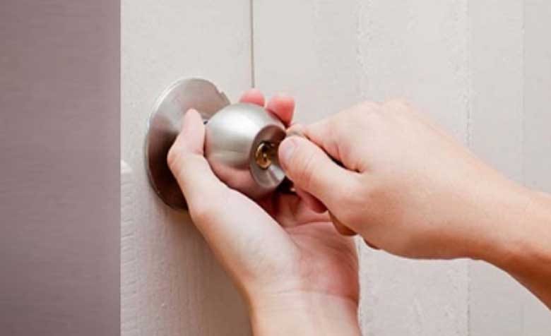 Ổ khóa bị kẹt làm gãy chìa